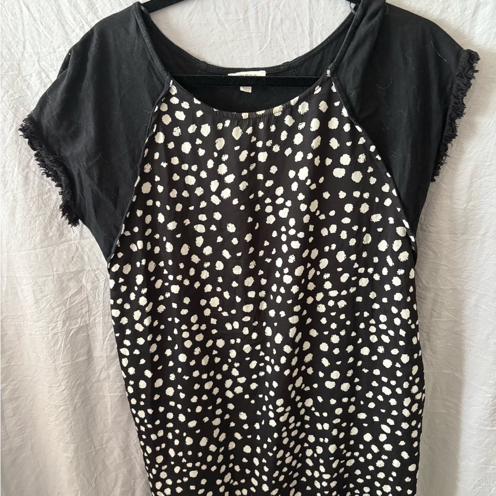 Umgee Black and White Graphic Cap Sleeve Tee